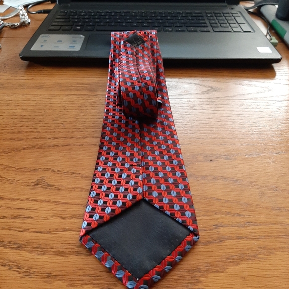 Men's Tie - Picture 4 of 7